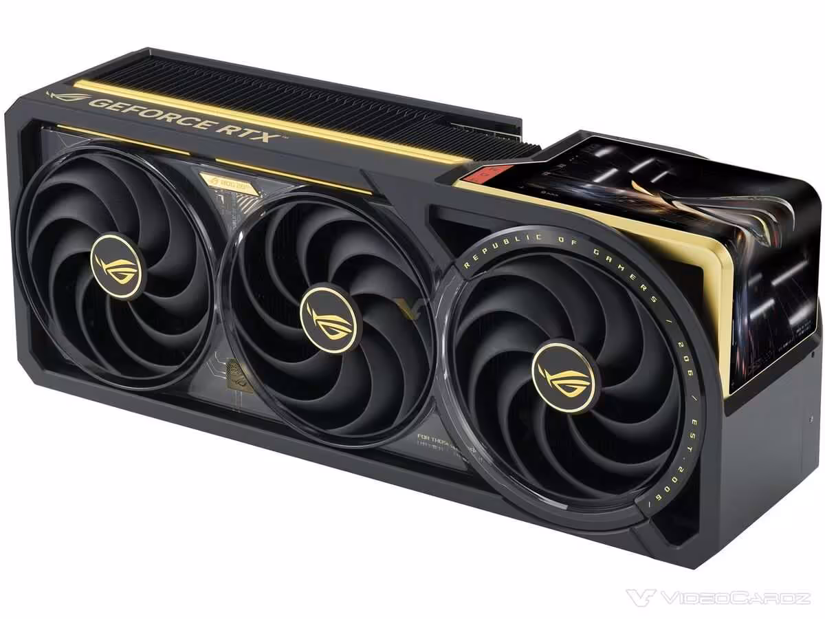 Carte ASUS GeForce RTX avec triple ventilateur, design ROG noir et or.