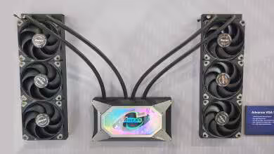 Dissipateur GPU AURAS, double ventilateur, éclairage RGB sur fond gris, contraste moyen
