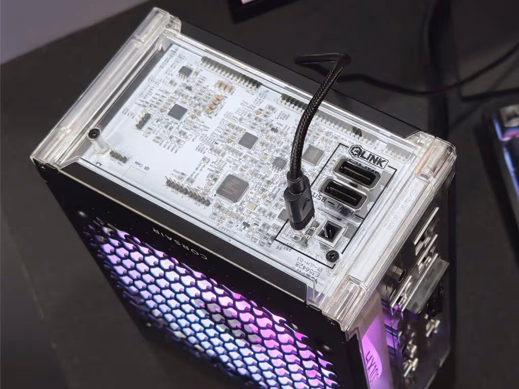 CORSAIR HX1000i SHIFT CRYSTAL : une alimentation transparente spectaculaire, mais pas pour tous les boîtiers 8 computex 2026 corsair alimentation hx1000i shift crystal 03