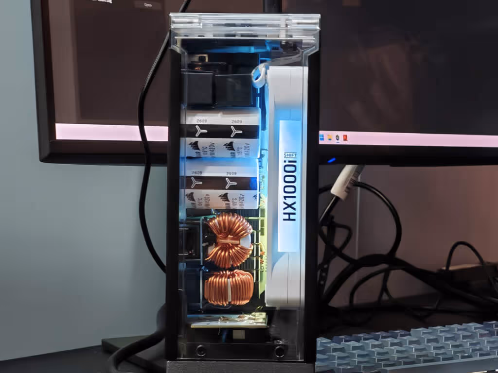 CORSAIR HX1000i SHIFT CRYSTAL : une alimentation transparente spectaculaire, mais pas pour tous les boîtiers 4 computex 2026 corsair alimentation hx1000i shift crystal 04