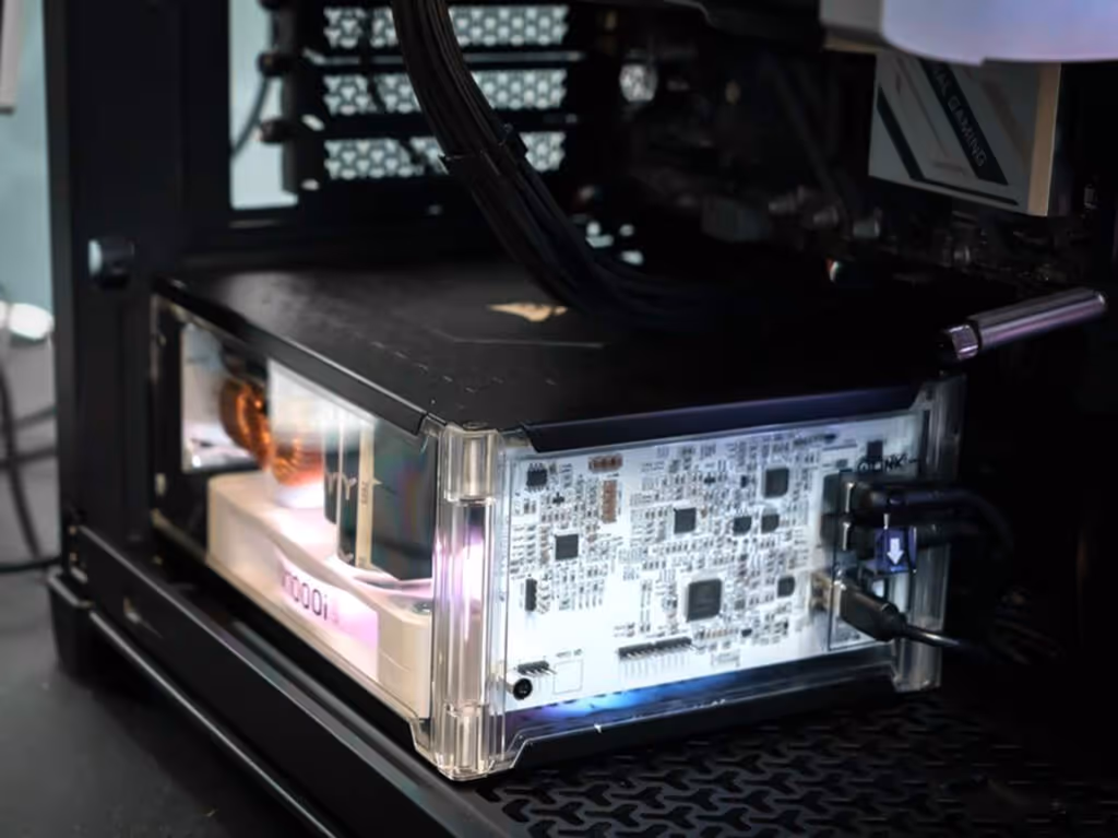 CORSAIR HX1000i SHIFT CRYSTAL : une alimentation transparente spectaculaire, mais pas pour tous les boîtiers 5 computex 2026 corsair alimentation hx1000i shift crystal 08