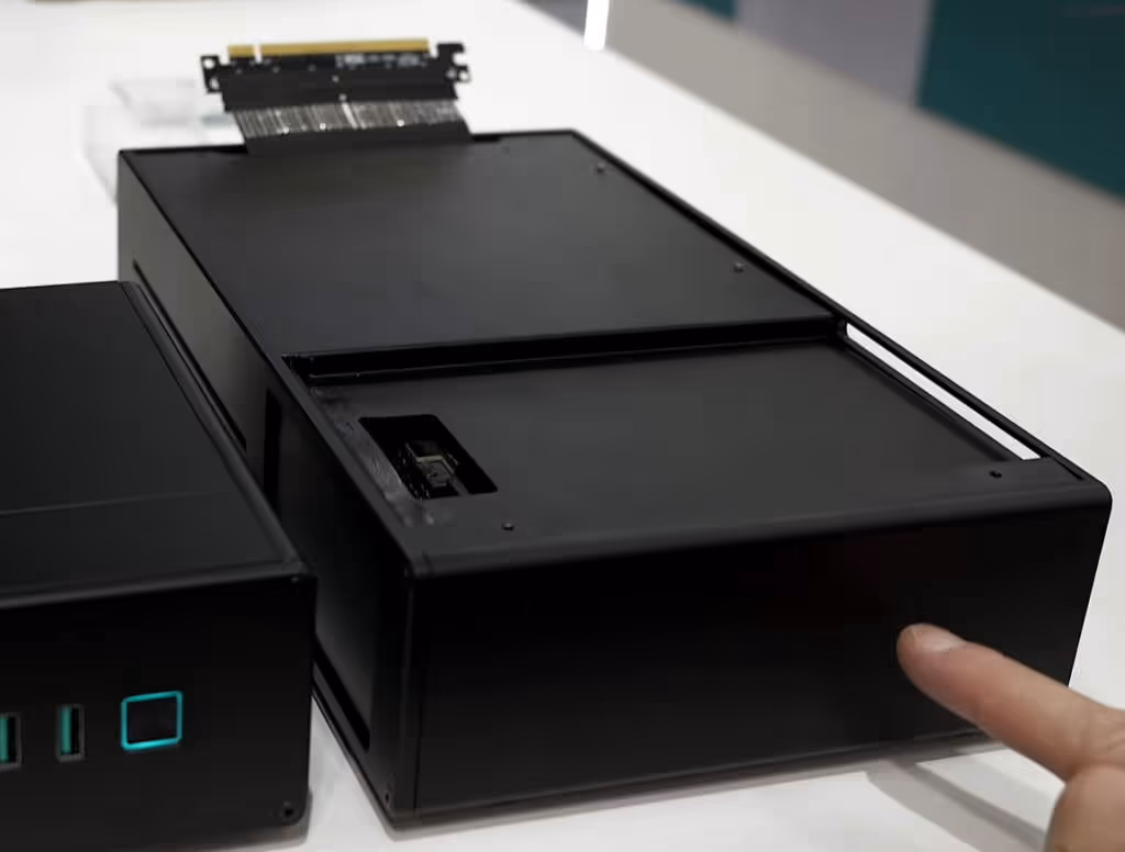 DeepCool veut empiler les composants PC avec un boîtier modulaire Mini-ITX très malin 3 deepcool pc empilalble mini itx egpu 01