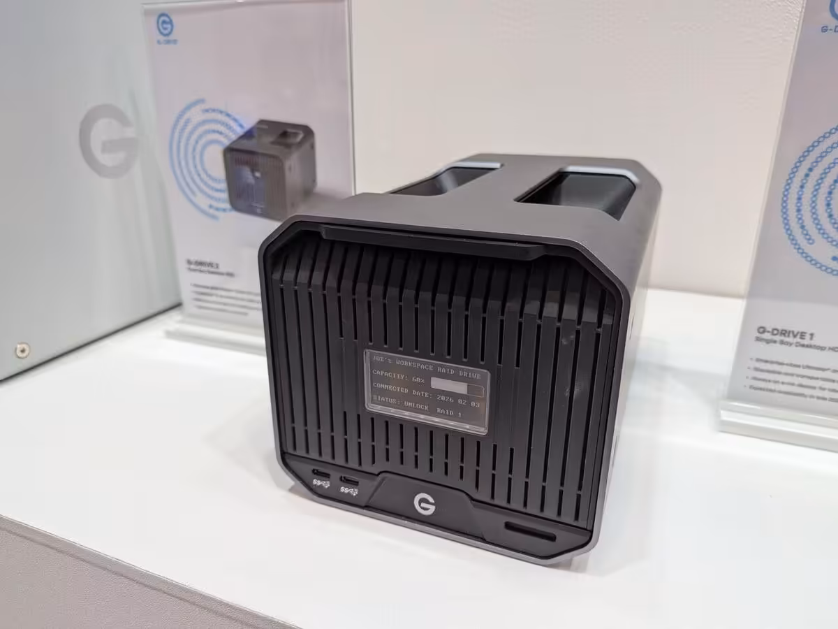 G-DRIVE : Western Digital refond sa gamme pro jusqu'à 224 To et Thunderbolt 5 3 Disque dur externe G-DRIVE compact noir, vue de face avec grilles de ventilation et étiquette