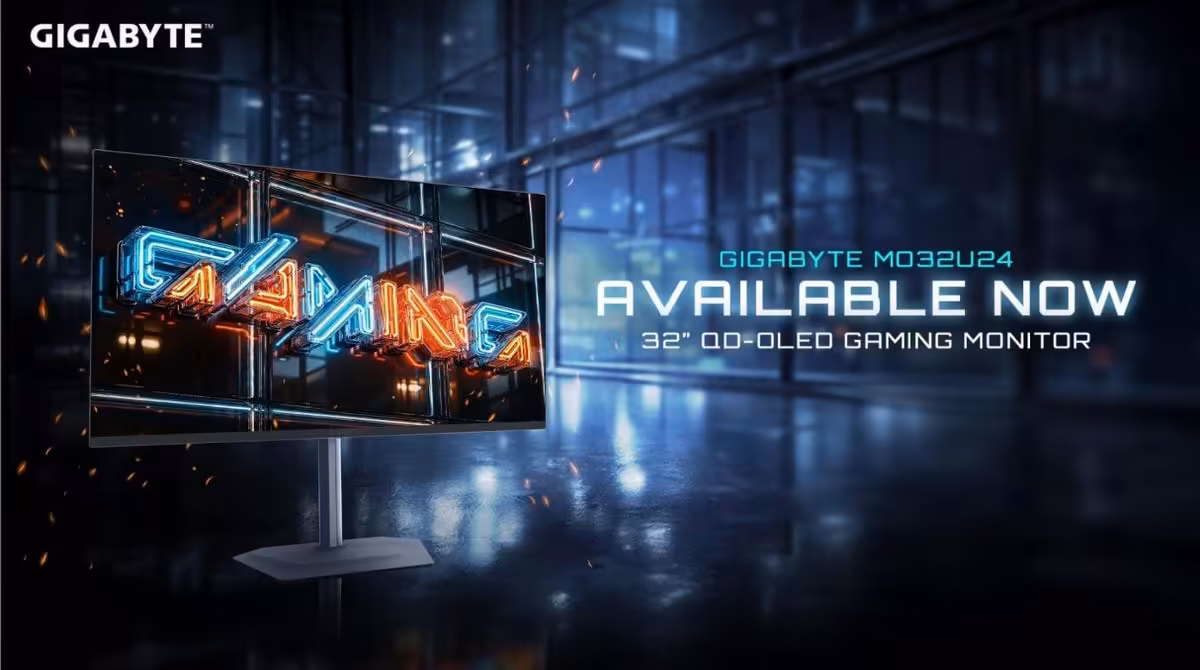 Écran Gigabyte MO32U24 affichant un visuel gaming néon, avec logo GIGABYTE et texte Available Now.