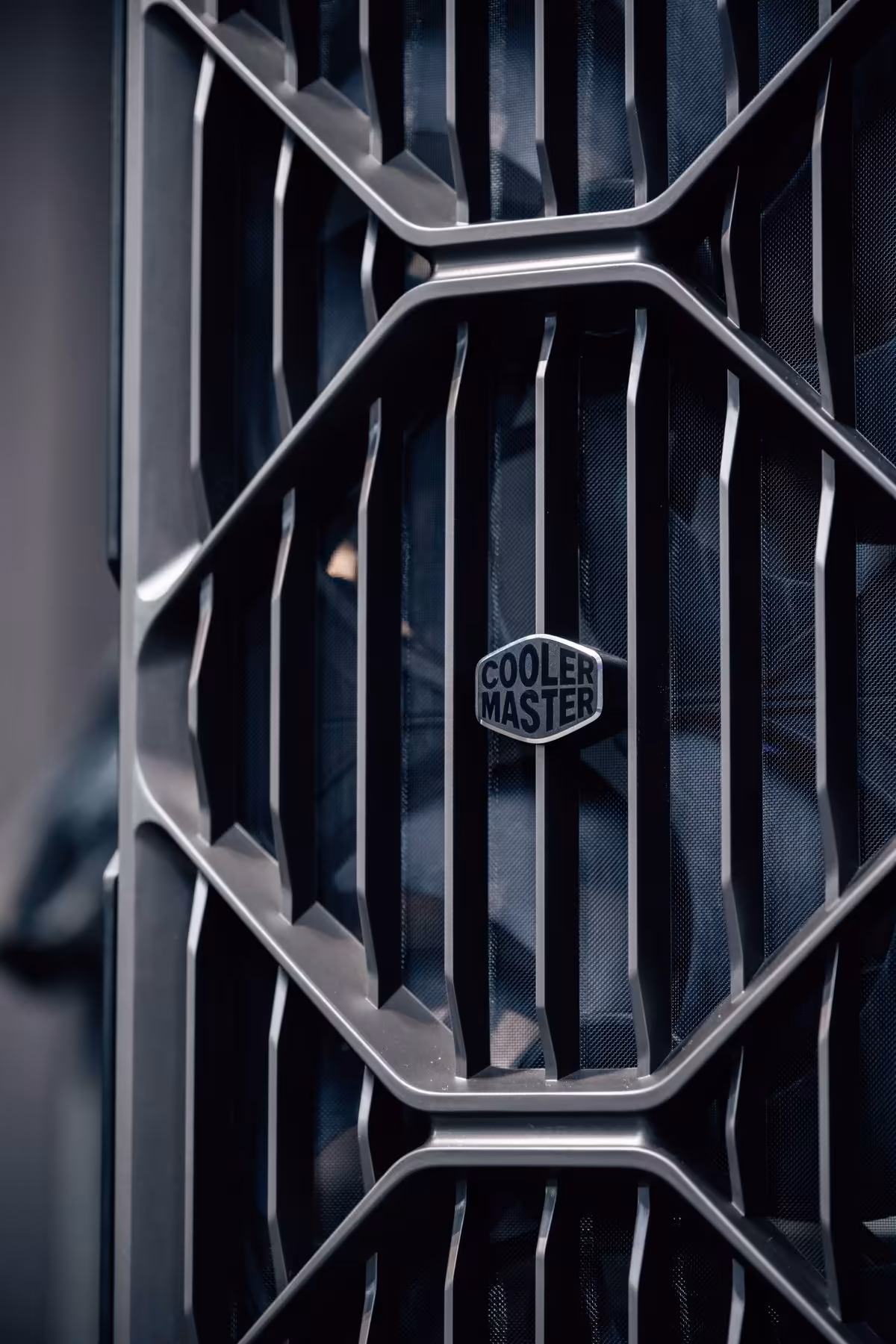 Cooler Master HAF II 500 : deux 220 mm pour le GPU, mais sans RGB ni excès visuel 8 Cooler Master HAF II 500 : deux 220 mm pour le GPU, mais sans RGB ni excès visuel