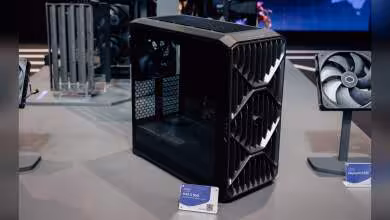 Cooler Master HAF II 500 en vitrine, façade entièrement ajourée et châssis orienté airflow pour GPU et alimentation.