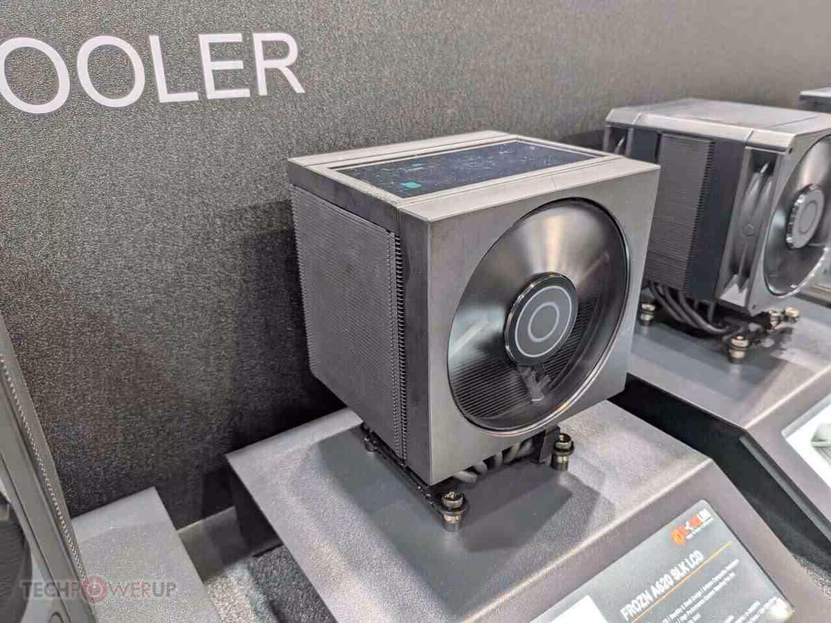 Refroidisseur air ID-Cooling noir avec écran LCD supérieur et grand ventilateur