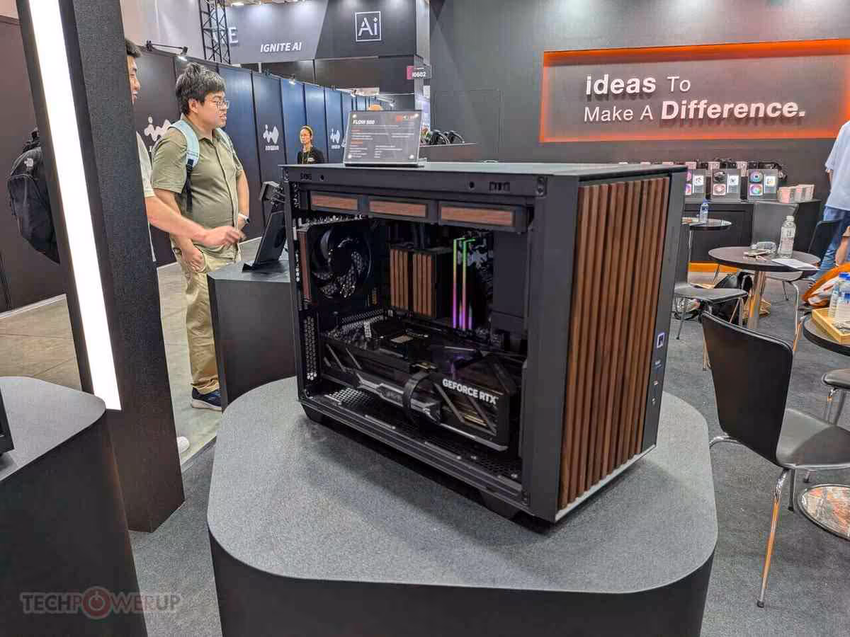Boîtier PC noir ID-Cooling avec façade bois, composants internes visibles