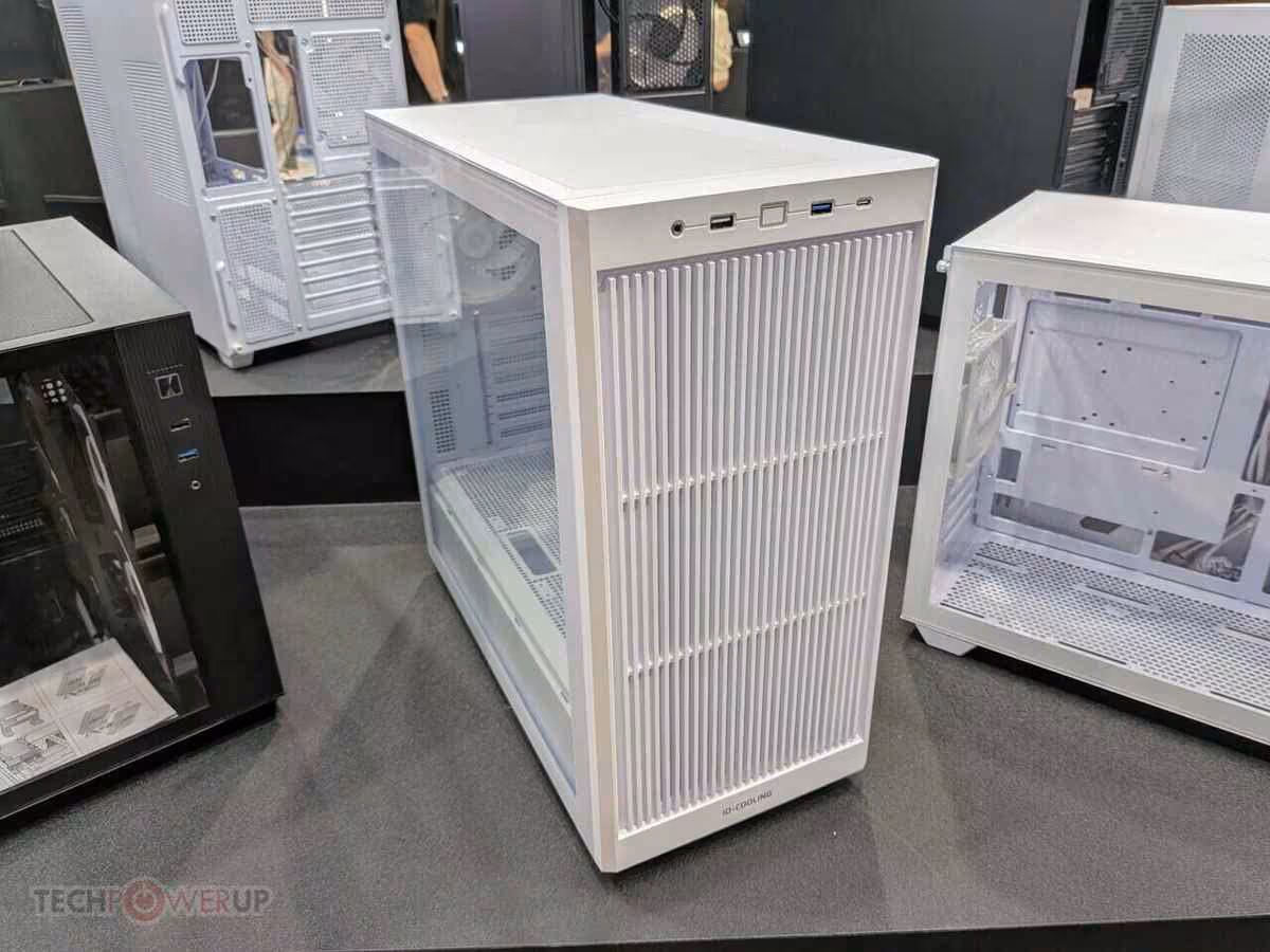 Boîtier PC blanc ID-Cooling, panneau latéral vitré et façade verticale