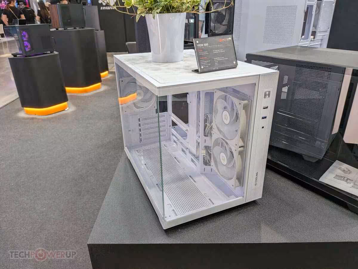 Boîtier PC blanc ID-Cooling vitré avec deux ventilateurs avant visibles