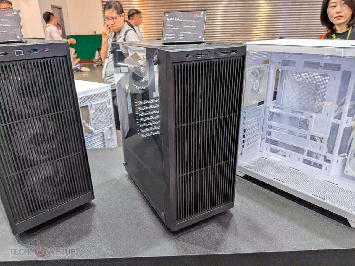 Deux boîtiers PC ID-Cooling noirs à façade nervurée, salon Computex