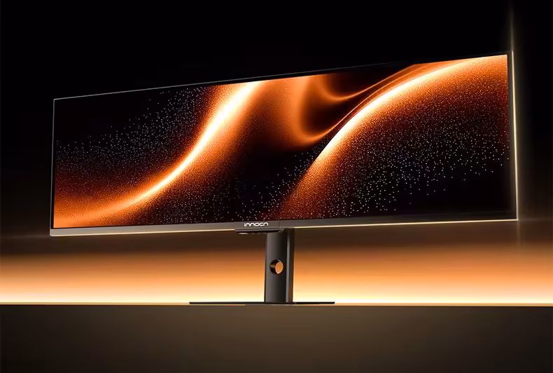 INNOCN E49M1R avec effet lumineux orange intense sur fond sombre