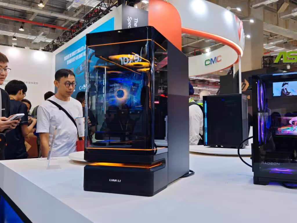 Lian Li UX100 : un boîtier aquarium à 99 $ vu au Computex 2026 3 lian li ux100 05