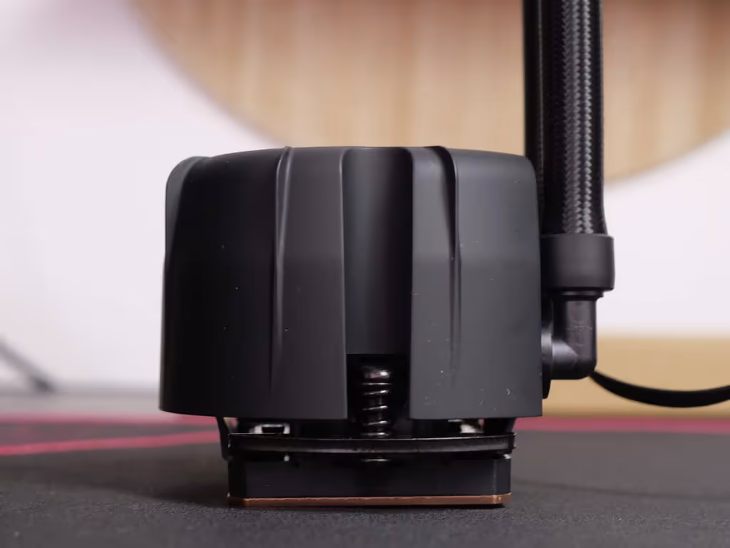 Test Noctua NL-LC1-36 : Noctua arrive enfin dans le watercooling AIO 12 noctua nl lc1 36 pompe 03