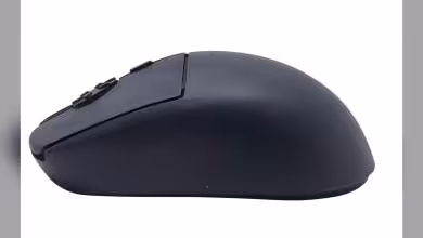Souris Airra Rotary Mouse noire vue de profil, design ergonomique sur fond blanc
