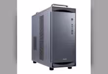 Boîtier tour ASUS ExpertCenter Pro ET900N G3 gris, vue avant trois quarts avec poignée supérieure