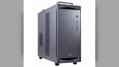 Boîtier tour ASUS ExpertCenter Pro ET900N G3 gris, vue avant trois quarts avec poignée supérieure