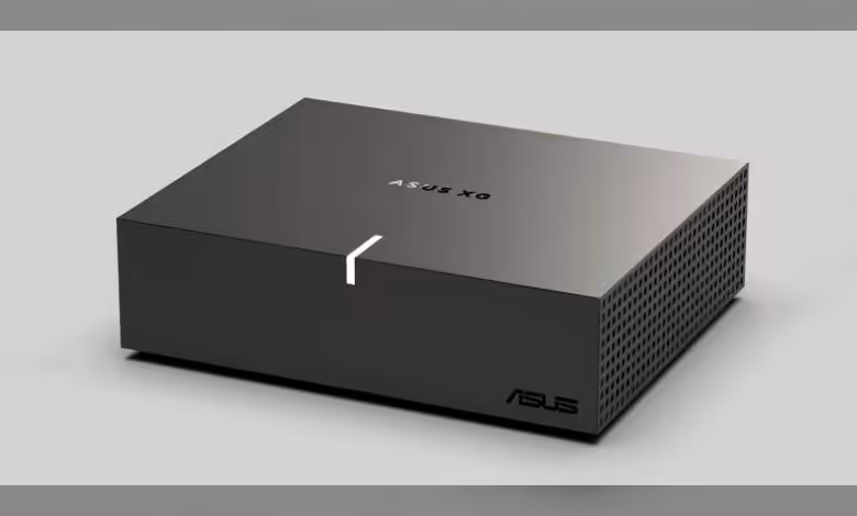 ASUS XG Core : eGPU USB4 compact avec Radeon RX 9060 XT LP 16 Go pour portables 1 Boîtier ASUS XG Core couleur noire pour GPU externe avec design compact et logo ASUS visible