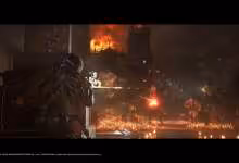 Séquence d'action intense Death Stranding 2 avec explosions et éclairage dramatique.