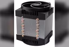 Refroidisseur Arctic Freezer 4U-Altra, vue supérieure montrant le bloc aluminium et les caloducs cuivre.