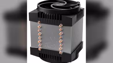 Refroidisseur Arctic Freezer 4U-Altra, vue supérieure montrant le bloc aluminium et les caloducs cuivre.