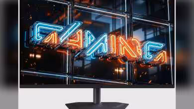 Moniteur Gigabyte MO32U24 32 pouces QD-OLED, face avant, design gaming avec logo Neon GIGABYTE.