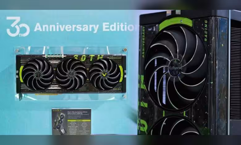 RTX 5080 MANLI 30e anniversaire : une édition limitée en carbone forgé au Computex 1 MANLI RTX 5080 OC limited edition uses forged carbon fiber finish