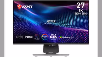 Photo studio du moniteur MSI MPG 271KRAW18, écran affichant interface colorée.