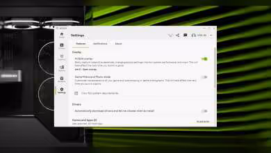 Interface logiciel NVIDIA sur fond vert et noir avec éléments de carte graphique visibles