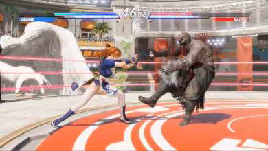 Capture gameplay Dead or Alive 6, Kasumi attaque un adversaire masqué dans une arène lumineuse