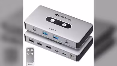 Switch KVM USB-C Cable Matters avec boîtier argenté, ports HDMI, USB et télécommande RF incluse