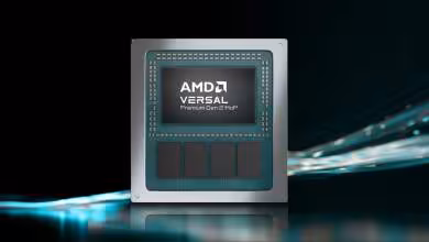 Chip AMD Versal Premium Gen 2 MoP vu de face, avec package carré et fond sombre