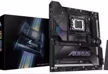 Boîte et carte mère GIGABYTE X870 AORUS Infinity, design AORUS Infinity et antenne Wi-Fi