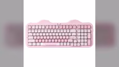 Clavier mécanique YUNZII C98 MAO rose, vue de dessus sur fond blanc, format 96 %