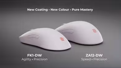 Souris Zowie FK1-DW et ZA12-DW blanches, vue produit sur fond gris avec slogan New Coating New Colour Pure Mastery