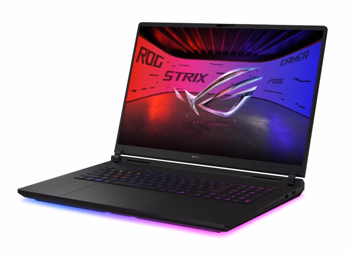 ASUS ROG Strix SCAR 18 ouvert en angle, avec logo ROG et clavier rétroéclairé