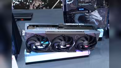 MSI GeForce RTX 5080 SUPRIM DRACO EPIC avec trois ventilateurs et skin 40 ans