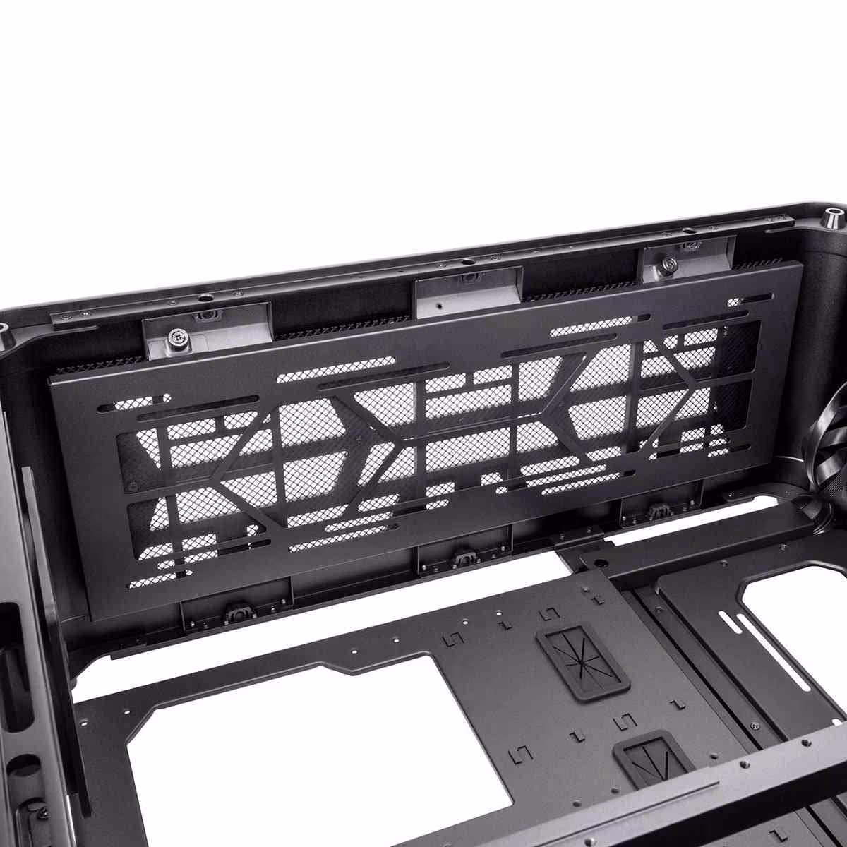 Partie supérieure ouverte du SilverStone ALTA T1, grille de ventilation et emplacement de montage.