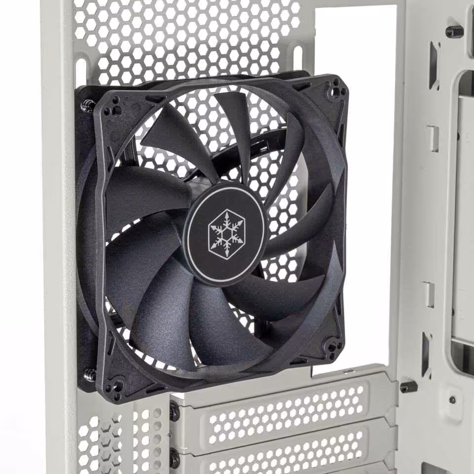 Ventilateur de boîtier noir SilverStone monté à l’avant du châssis FLP03