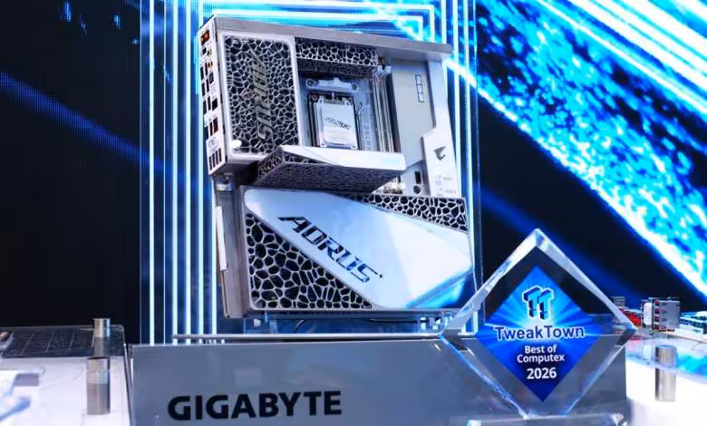 x870e aorus infinity next hero