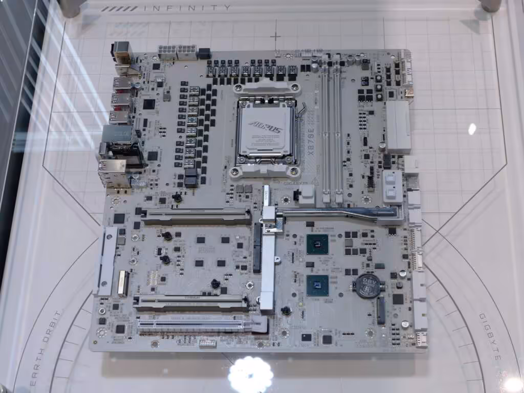 x870e aorus infinity next pcb