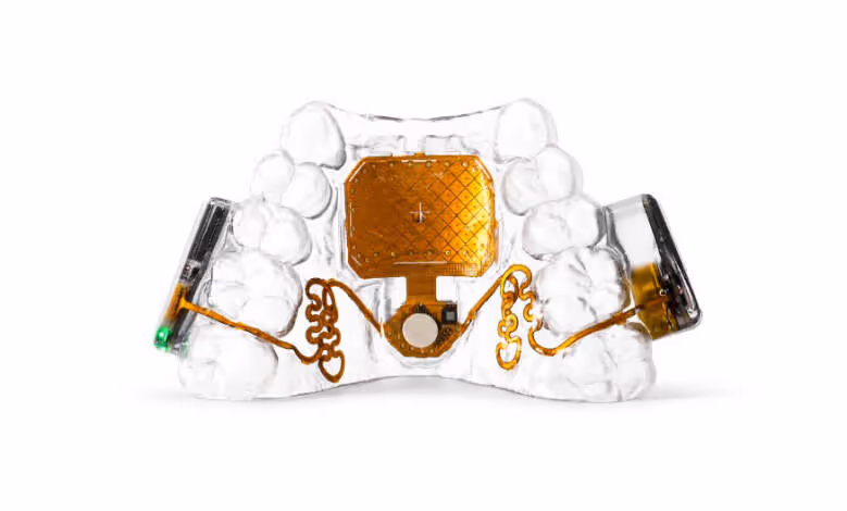 MouthPad : ce pavé tactile qui se contrôle avec la langue est désormais disponible 1 MouthPad Couv