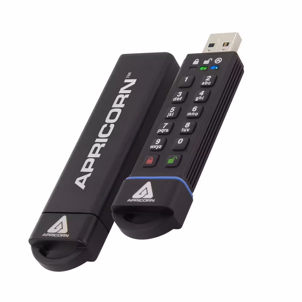 Clé USB sécurisée Apricorn Aegis avec pavé numérique, boîtier noir, vue produit sur fond blanc