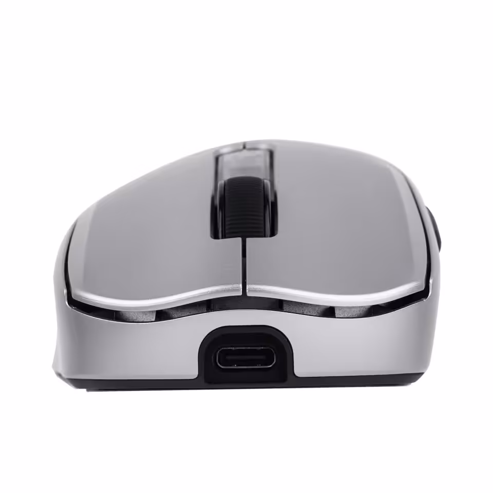 Souris sans fil grise vue de face, avec port USB-C et molette centrale noire
