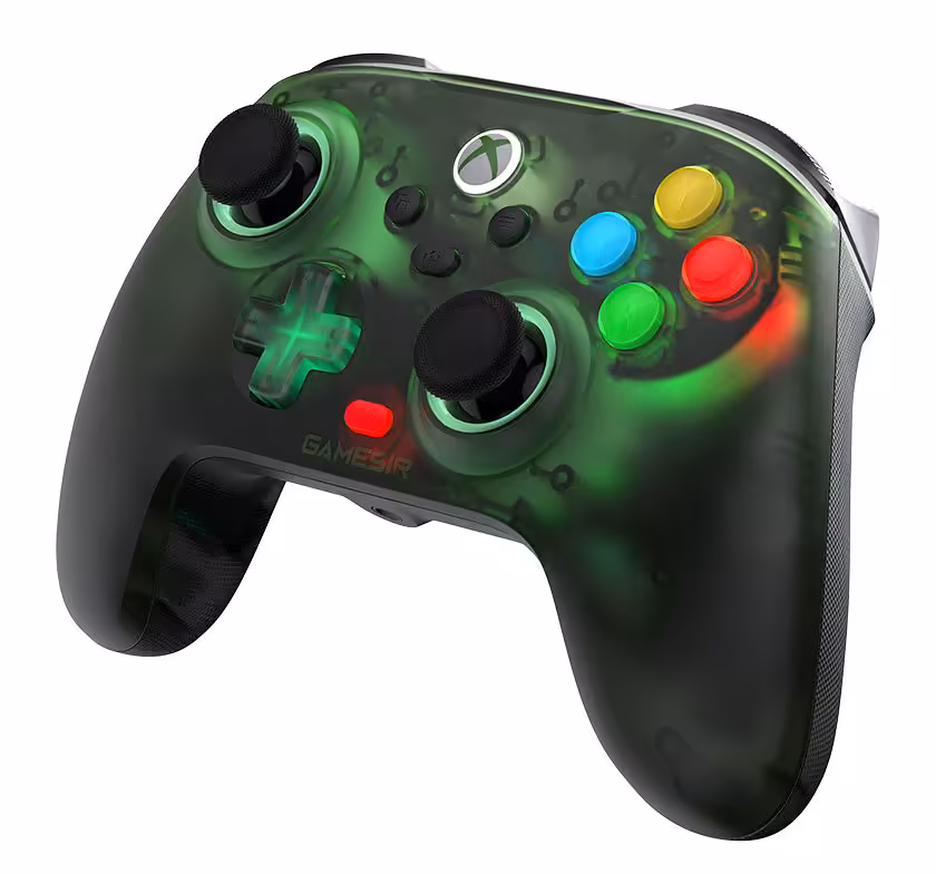GameSir T7 Pro W Retro Green : une manette filaire Xbox et PC au look transparent rétro 3 Manette GameSir T7 Pro W Retro Green, angle trois-quarts avant, coque verte translucide et sticks analogiques