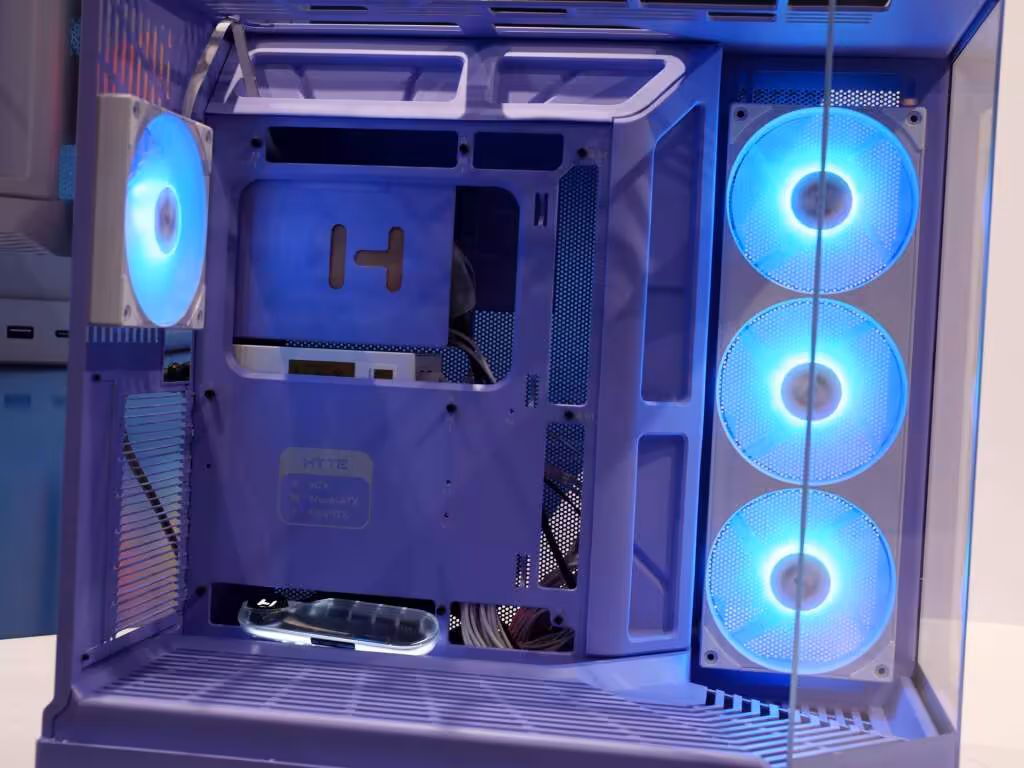 hyte y50 rgb btf