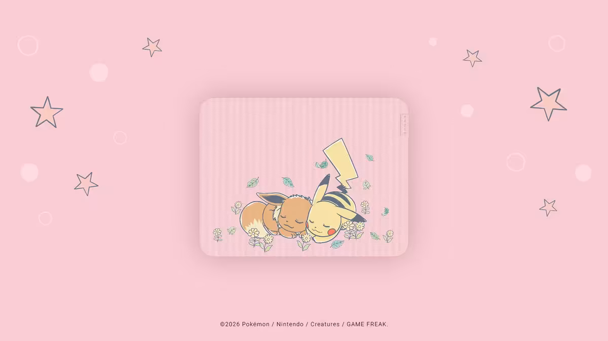 Razer Pikachu & Eevee Collection : 4 périphériques gaming Pokémon lancés à l'international 9 Tapis de souris Razer rose à texture striée avec illustration Pikachu et Eevee