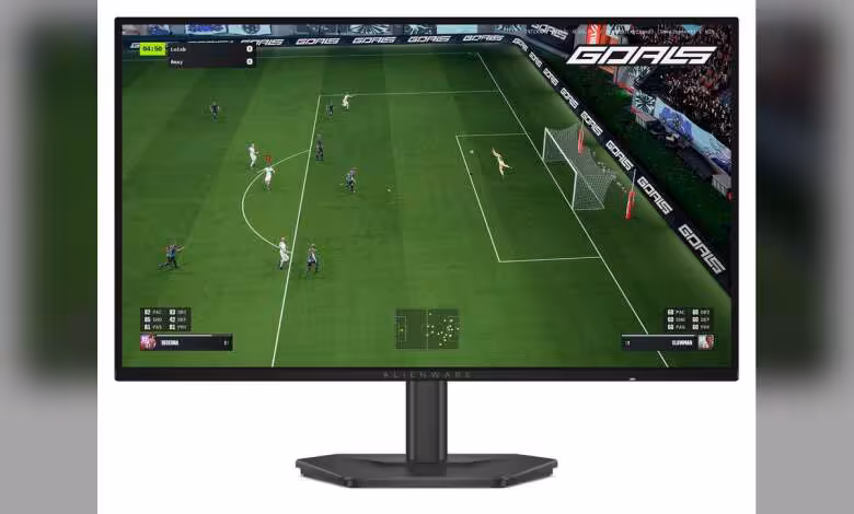 Écran Alienware affichant un match de football, vu de face avec pied central noir