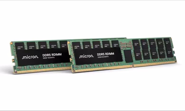 DDR5 : les prix grimpent encore de 7 % en juillet et battent un nouveau record 1 Module mémoire DDR5 RDIMM Micron, barrette verte avec puces noires, vue produit sur fond blanc
