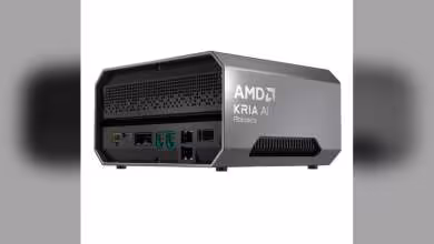 Boîtier SAPPHIRE EDGE+ Apex gris et noir, logo AMD KRIA AI Robotics visible